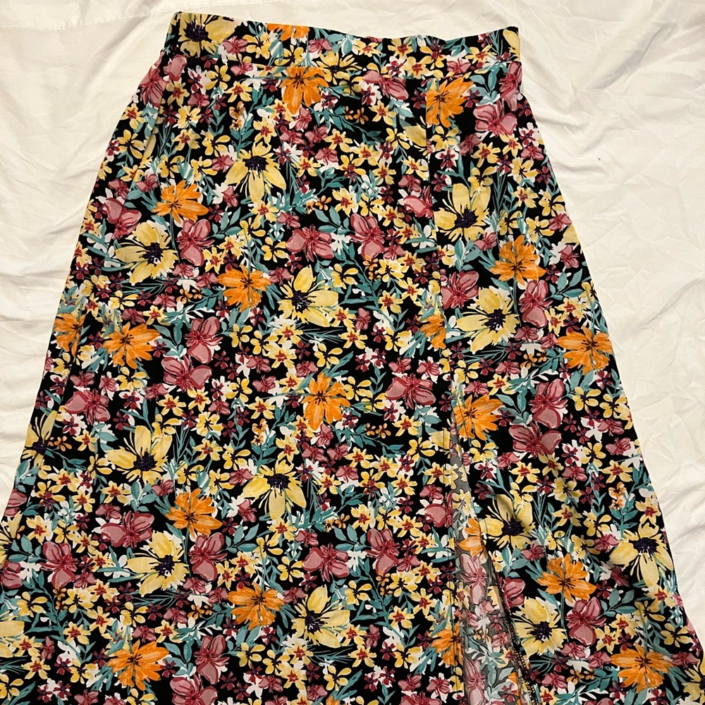 Women’s Shein skirt